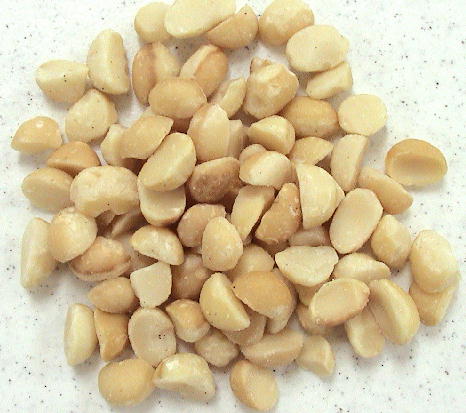 Organic Macadamia Nut Halves: 1/8 Pound
